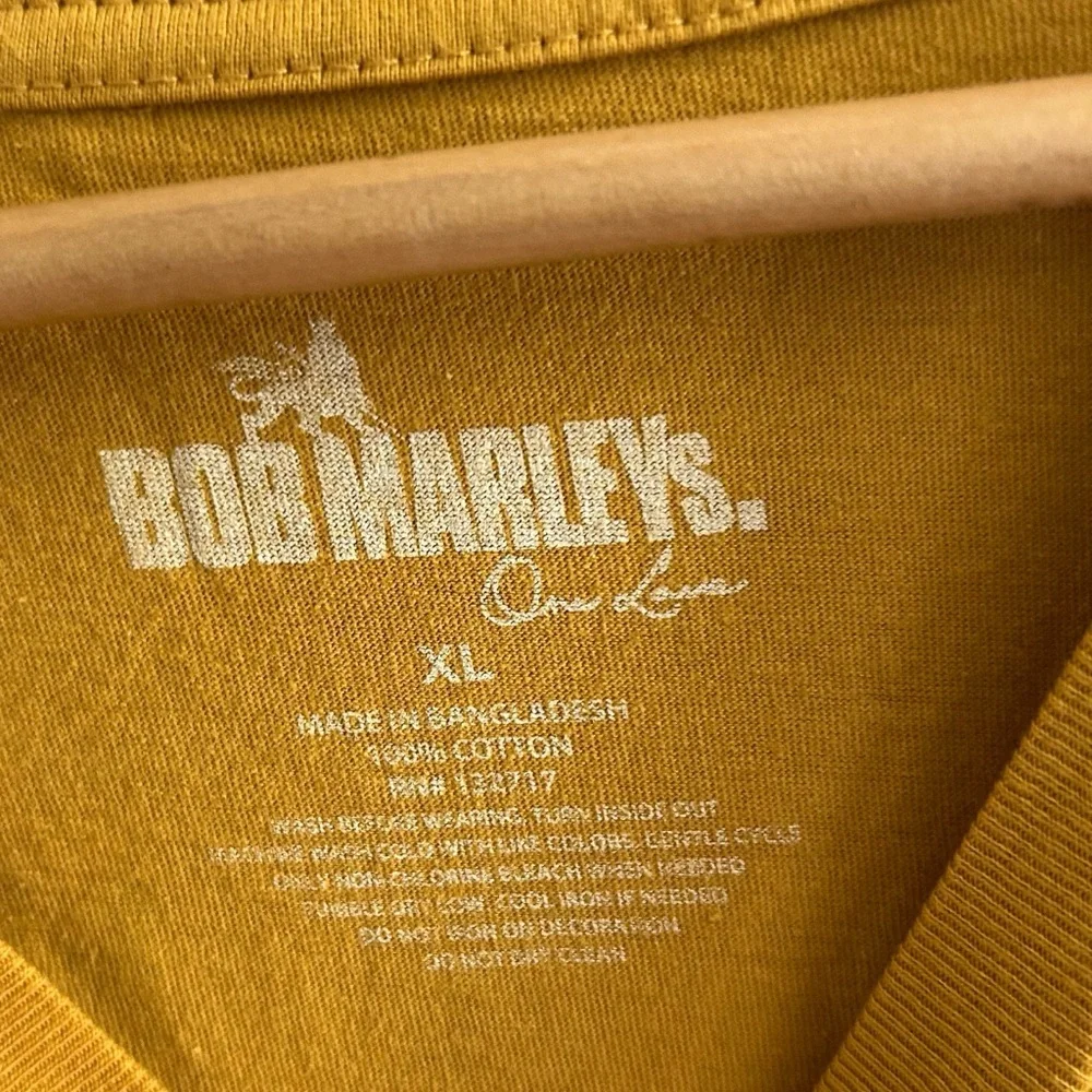 Bob Marley One Love Crop Boxy Graphic Tee Women's XL Yellow - Picture 2 of 4